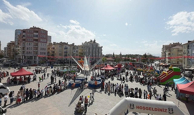 23 Nisan’da çocuklar doyasıya eğlendi- Kamu Çalışanı