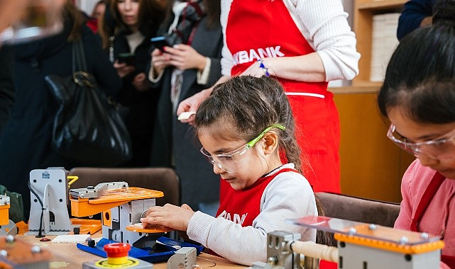 Akbank, Dönüşümde Gelecek Var ile On Binlerce Çocuğun Eğitim Deneyimini İyileştiriyor- Kamu Çalışanı