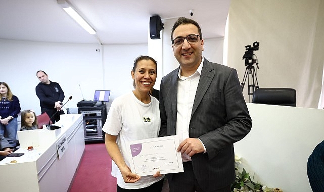 Balçova’da kursiyer annelere sertifika- Kamu Çalışanı