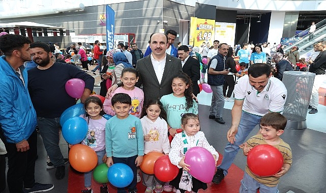 Başkan Altay, Bilim Merkezi Çocuk Şenliği’nde Çocukların Coşkusuna Ortak Oldu- Kamu Çalışanı