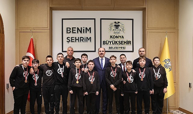 Başkan Altay Okullar Arası Voleybol Şampiyonalarında Dereceye Giren Öğrencileri Tebrik Etti- Kamu Çalışanı