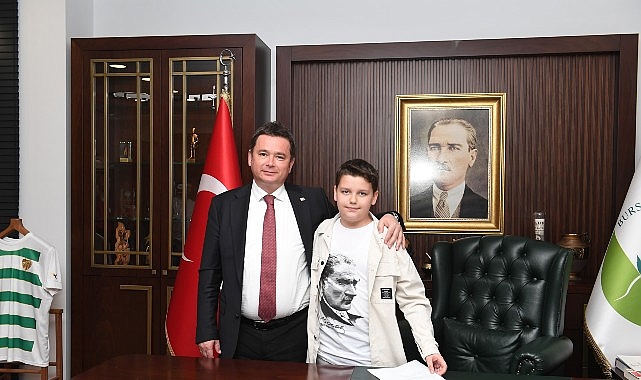 Başkan Aydın koltuğunu çocuklara devretti- Kamu Çalışanı