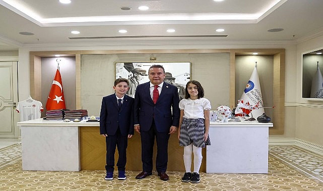 Başkan Böcek makamını çocuk başkana devreti- Kamu Çalışanı