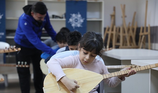 Başkan Çerçioğlu’nun Etkinlikleri ile Aydınlı Çocukları Türk Halk Müziğinin Eşsiz Notalarını Öğreniyor- Kamu Çalışanı