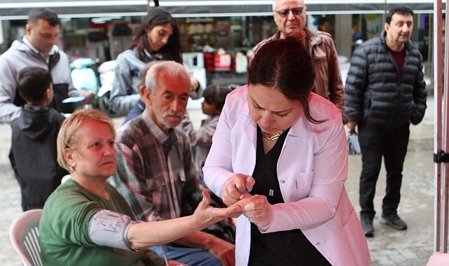 Bayraklı’da Sağlık Haftası etkinlikleri ilgi gördü- Kamu Çalışanı