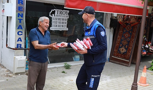 Efes Selçuk sokakları bayraklarla donatıldı: 23 Nisan sevincinden 19 Mayıs coşkusuna- Kamu Çalışanı