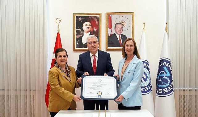 Ege Üniversitesi Ebelik Bölümü Eğitimde Kaliteyi Tescilledi- Kamu Çalışanı