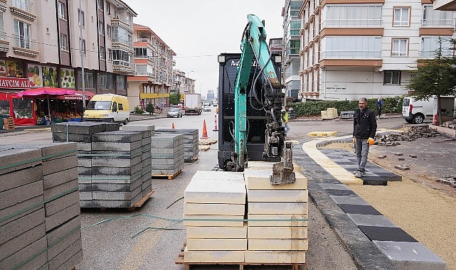 Keçiören’de Kaldırımlar Yenileniyor- Kamu Çalışanı