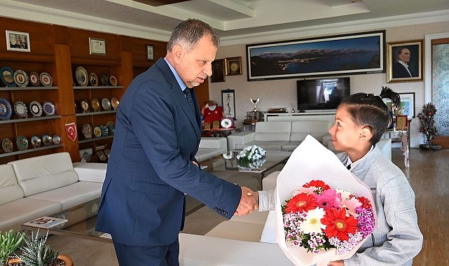 Minik Ege Eymen Ünal, 23 Nisan Başkanı oldu- Kamu Çalışanı