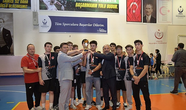 Okullar Arası Voleybol Turnuvası Tamamlandı- Kamu Çalışanı