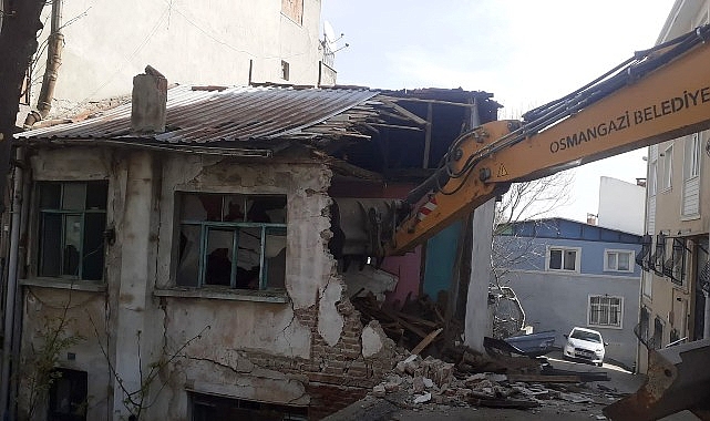 Osmangazi’de metruk binalar yıkılıyor- Kamu Çalışanı