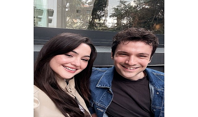 Prime Video, Ahmet Haktan Zavlak ve Derya Pınar Ak’ın başrollerini paylaştığı 0000 Kilometre filminin kamera arkası görüntülerini paylaştı- Kamu Çalışanı