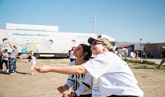 SosyalBen Vakfı, Çocukların Bayramını “Hayalimdeki Dünya” Sahnesiyle Kutladı- Kamu Çalışanı