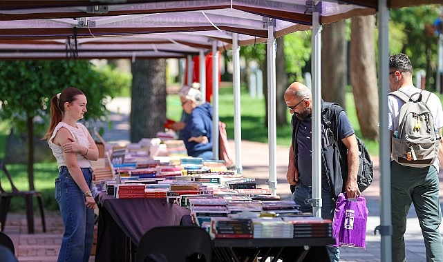 1. Buca Kitap Günleri vatandaşlardan büyük ilgi görüyor- Kamu Çalışanı