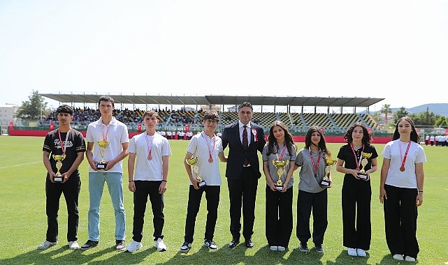 19 Mayıs Atatürk’ü Anma, Gençlik ve Spor Bayramı Aliağa’da Coşkuyla Kutlandı- Kamu Çalışanı
