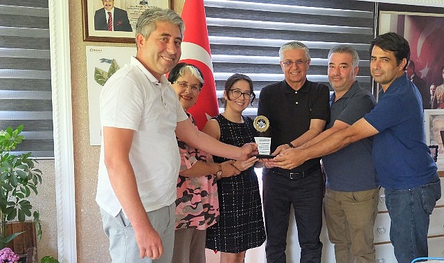 Altınkaya’dan Başkan Topaloğlu’na teşekkür plaketi- Kamu Çalışanı