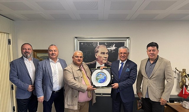Babayev’e teşekkür plaketi- Kamu Çalışanı