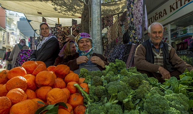 Bahar ayında çilek ve domates zirvede- Kamu Çalışanı