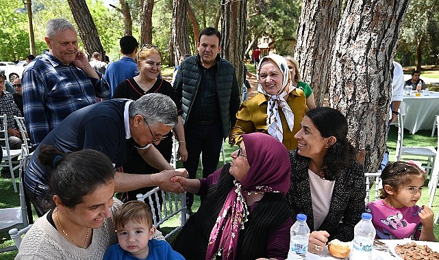Başkan Topaloğlu’ndan belediye personeline yemek – Kamu Çalışanı