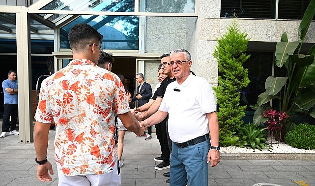 Başkan Topaloğlu’ndan öğrencilere motivasyon yemeği- Kamu Çalışanı