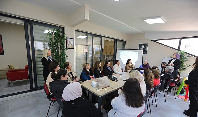 Bayraklı’da kadınlar danışma merkezi atölyelerinde buluşuyor- Kamu Çalışanı