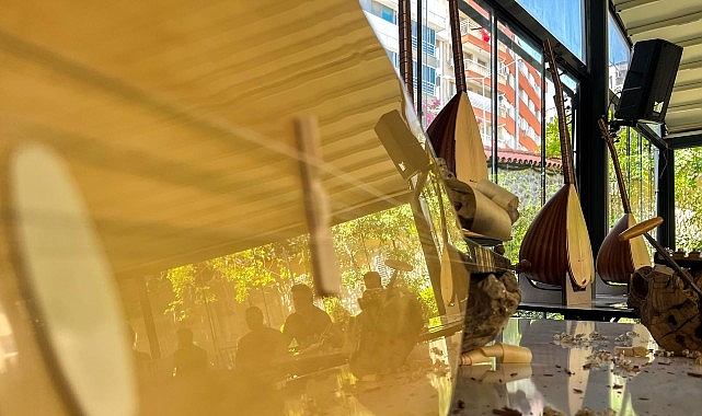 Bornova’da Çalgı Yapım Çalıştayı büyük ilgi gördü- Kamu Çalışanı