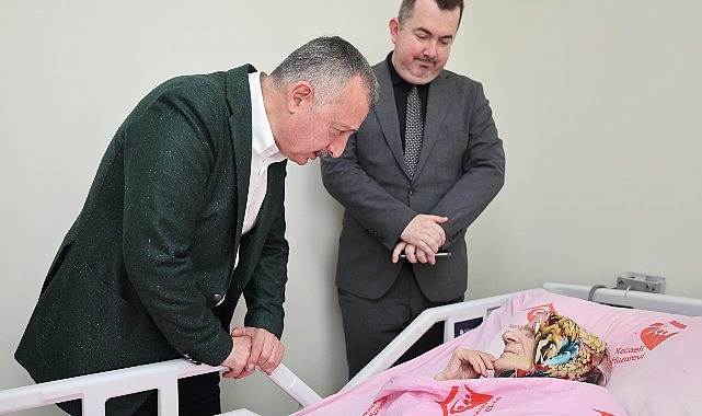 Büyükakın, Anneler Günü’nde şehit ailesi ve huzurevine gitti- Kamu Çalışanı