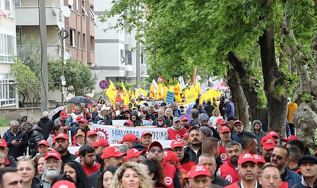 Edremit’te 1 Mayıs- Kamu Çalışanı