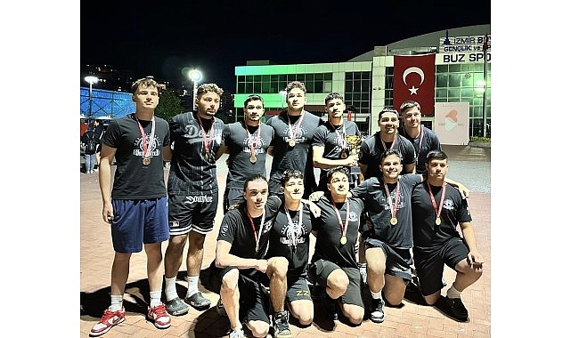 Ege Üniversitesi Sualtı Ragbisi takımlarından çifte şampiyonluk- Kamu Çalışanı
