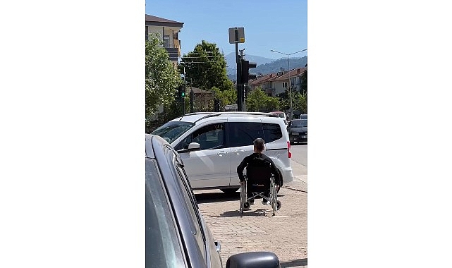 Engelli Bireylerin Trafikte Yaşadığı Zorluklar Farkındalık Videosu İle Gündeme Getirildi- Kamu Çalışanı