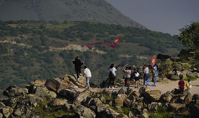 Kahveci Dağı’nda Festival Havasında “Uçurtma Şenliği”- Kamu Çalışanı
