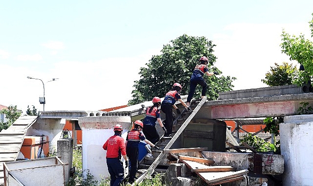 Osmangazi Belediyesi’nden öğrencilere arama kurtarma eğitimi – Kamu Çalışanı
