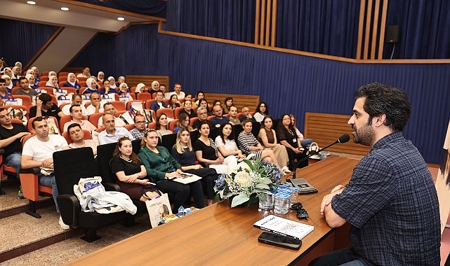 Oyuncu Uğur Uzunel, Marmarabirlik işçileriyle Rıfat Ilgaz’ı konuştu  – Kamu Çalışanı