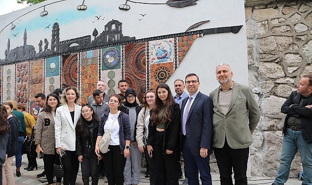 Özel gereksinimli bireylerden 770 parçalık seramik pano- Kamu Çalışanı