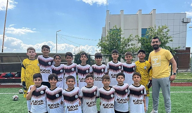 Şampiyon Burhaniye Belediyespor U-11- Kamu Çalışanı
