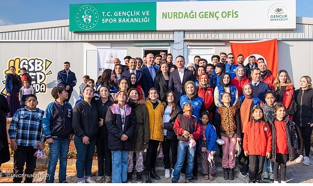 UNICEF ve Netflix güç birliğiyle kurulan GENÇ ALAN, deprem bölgesindeki gençlere umut olmaya devam ediyor- Kamu Çalışanı