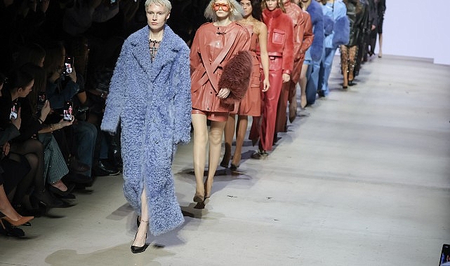 Ünlü modacı Emre Erdemoğlu ilk kadın koleksiyonu “Barlas” ile Bakü Fashion Week’te Sahne Alıyor   – Kamu Çalışanı