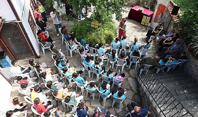 Yazar Karamuti Misi Yazıevi’nde öğrencilerle söyleşi yaptı- Kamu Çalışanı