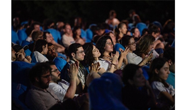 Açık havada sinema keyfi başladı- Kamu Çalışanı