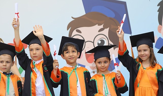 Ahlatlıbel’de Çankayalı Çocukların Mezuniyet Sevinci- Kamu Çalışanı