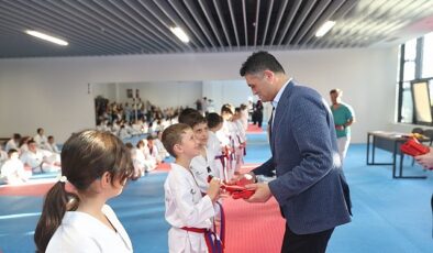 Aliağa Belediyesi Taekwondo Kursunun Sporcuları Kuşak Atladı- Kamu Çalışanı