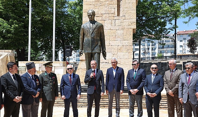Atatürk Anıtı’nın Çevre Düzenlemesi Tamamlandı…- Kamu Çalışanı