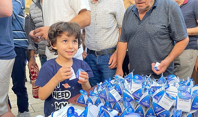 Aydın Büyükşehir Belediyesi Vatandaşlarla Bayramlaştı- Kamu Çalışanı