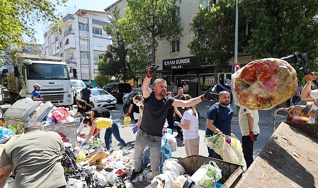 Başkan Görkem Duman vatandaşlarla çöp topladı- Kamu Çalışanı