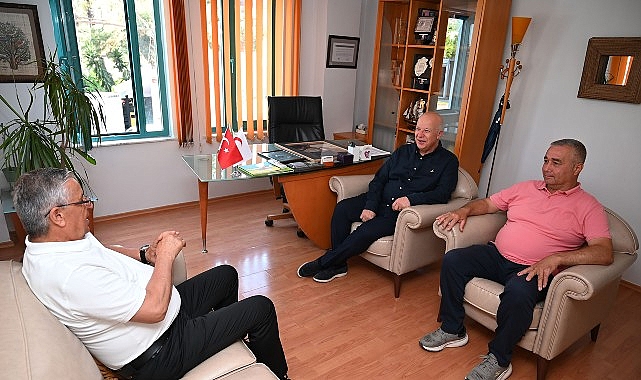 Başkan Topaloğlu’ndan Yaşam Hastanesi’ne teşekkür plaketi- Kamu Çalışanı
