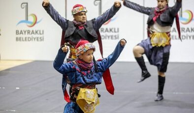 Bayraklı’da halk dansları gösterisi nefes kesti- Kamu Çalışanı