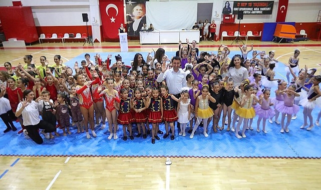 Bayraklılı kursiyerlerden yıl sonu gösterisi- Kamu Çalışanı