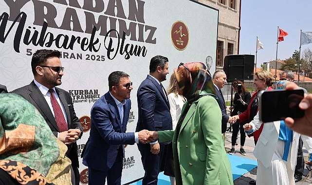 Belediye Başkanı Rasim Arı, Bayramlaşma Törenine Katıldı- Kamu Çalışanı