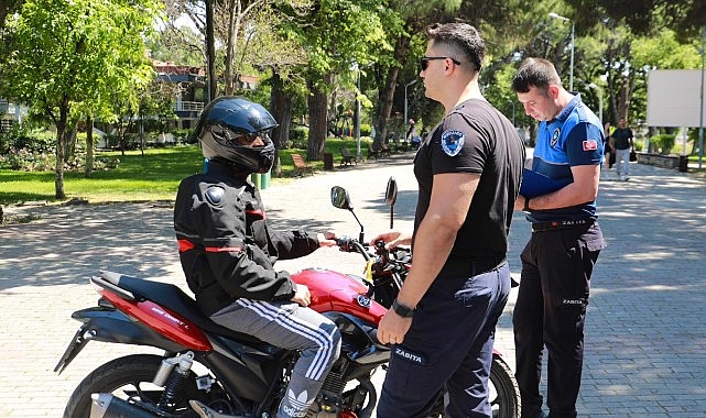 Burhaniye Belediyesi Zabıta Trafik Ekiplerinden sıkı denetim- Kamu Çalışanı