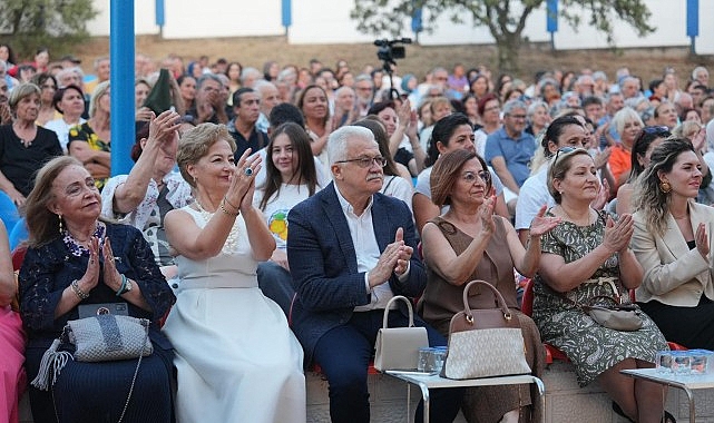 “Düşten Düşünceye Zamansız Kadınlar” Gösterimi Burhaniye’de Gerçekleştirildi- Kamu Çalışanı